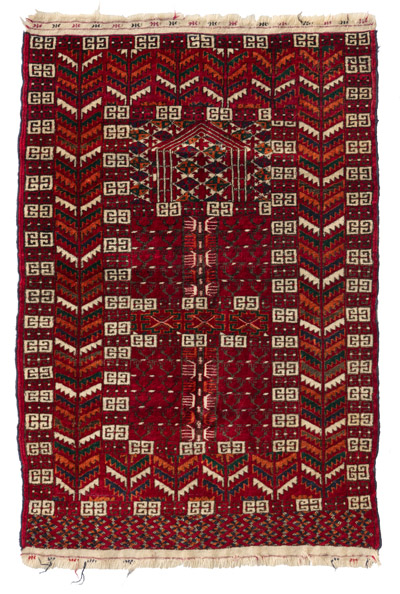 <b>A semi-antique Tekke Ensi rug</b>