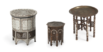 <b>Drei intarsierte Beistelltische</b>