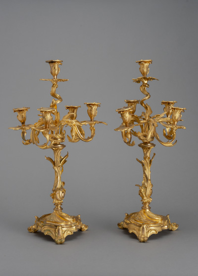 <b>A PAIR OF FRENCH ORMOLU CANELABRA</b>