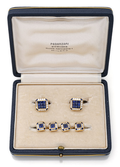 <b>Manschettenknöpfe und vier Smoking Knöpfe</b>