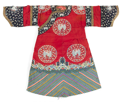 <b>Rote 'kesi'-Kranichrobe für eine Dame</b> <b>Rote 'kesi'-Kranichrobe für eine Dame</b>