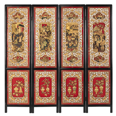 <b>Vierteiliger Stellschirm mit teilweise vergoldetem Reliefdekor von Szenen aus dem 'Sanguo Yanyi', Geschichte der drei Reiche</b>