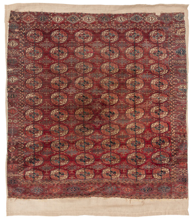 <b>A Tekke Main carpet fragment</b>