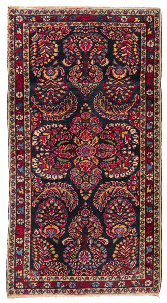 <b>A semi-antique Sarouk carpet</b>