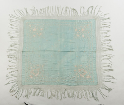 <b>Fünf Seidenstickereien mit Floraldekor</b>