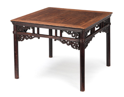 <b>A RECTANGULAR CARVED APRON TABLE</b>
