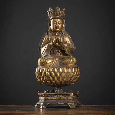 <b>Feuervergoldete Bronze des Vairocana auf einem Lotos-Sockel</b>