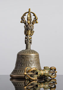 <b>Glocke und Vajra</b> <b>Glocke und Vajra</b>