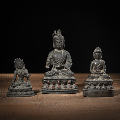 <b>Drei kleine Bronzen des Buddha und der Sitatara</b>