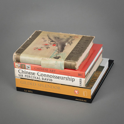 <b>Konvolut Fachliteraur zu Chinesischer bzw. Ostasiatischer Kunst. Text in Englisch, Italienisch und Deutsch</b>