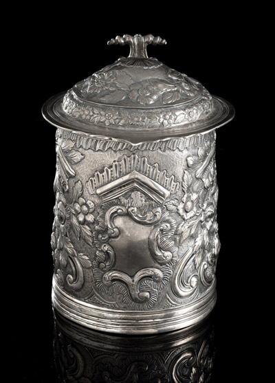 <b>Großer Deckelhumpen im Barocken Stil</b> <b>Großer Deckelhumpen im Barocken Stil</b>