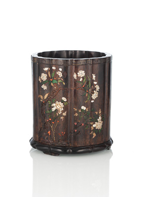 <b>Sehr seltener Pinselbecher aus Zitan mit Einlagen</b> <b>Sehr seltener Pinselbecher aus Zitan mit Einlagen</b>