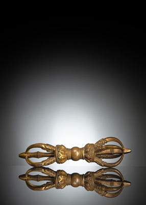 <b>Feines und seltenes feuervergoldetes Vajra aus Bronze, das vermutlich für ein Ritual gefertigt wurde</b>