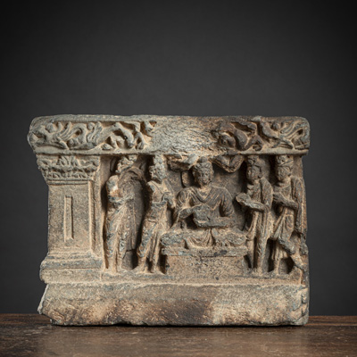 <b>Stele aus grauem Schiefer mit Darstellung des Buddha</b>