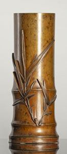 <b>Vase aus Bronze Bambus imitierend</b>