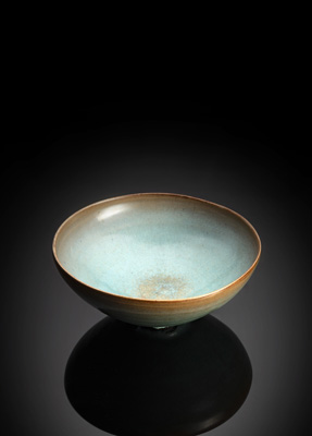 <b>Feine Junyao-Schale mit lavendelfarbener Glasur</b> <b>Feine Junyao-Schale mit lavendelfarbener Glasur</b>