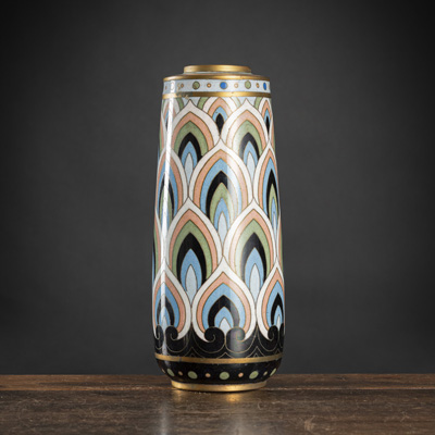 <b>A STYLIZED LOTUS CLOISONNÉ-ENAMEL VASE</b>
