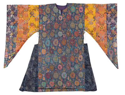 <b>Kostümrobe für buddhistische Cham-Tänze</b> <b>Kostümrobe für buddhistische Cham-Tänze</b>