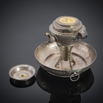 <b>Kostbares Ritualgeschirr</b> <b>Kostbares Ritualgeschirr</b>