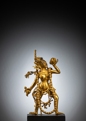 <b>Feine und seltene feuervergoldete Repoussé-Figur der Sarvabuddha-Dakini</b>