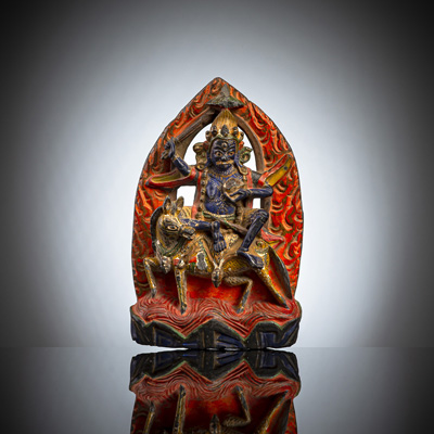 <b>Polychrom gefasste Steinfigur von Shri Devi</b>