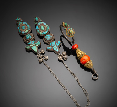 <b>Paar Ornamente und Ohrgehänge</b> <b>Paar Ornamente und Ohrgehänge</b>