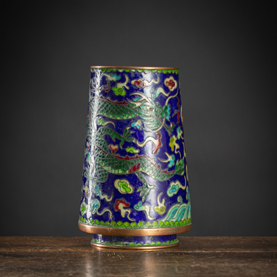 <b>A SMALL CLOISONNÈ ENAMEL DRAGON VASE</b>