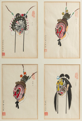 <b>Satz von vier Malereien mit Peking-Oper-Masken,  eine Hinterglasmalerei mit Gelehrten und Diener und ein Farbholzschnitt mit Eichhörnchen und Trauben</b>
