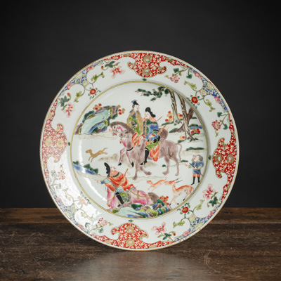 <b>A 'FAMILLE ROSE' AND GILT-PAINTED 'FOREIGNER RIDING A HORSE' PORCELAIN DISH</b>