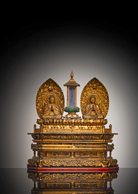 <b>Altar aus Holz mit goldener- und schwarzer- Lackfassung</b>