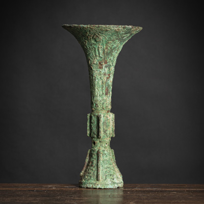 <b>'Gu'-förmige Vase aus Bronze</b>