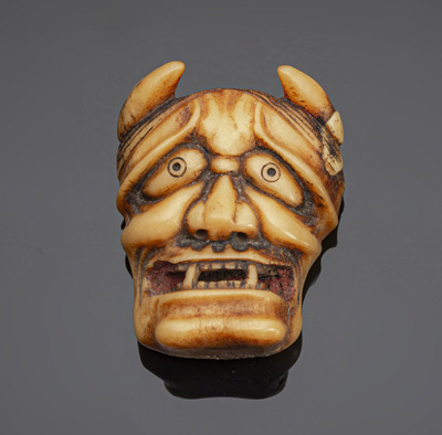 <b>Netsuke einer Hannya-Maske aus Hirschhorn</b>