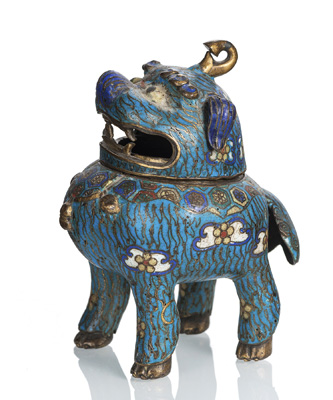 <b>Kleines Cloisonné-Räuchergefäß in Form eines Luduan</b>