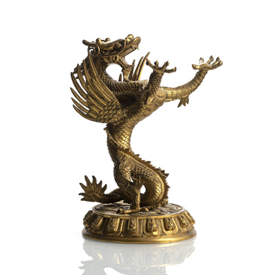 <b>Bronze eines feuervergoldeten Drachen, ehemals eine Kugel oder Schale haltend</b>
