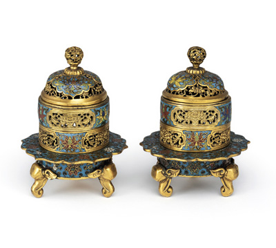 <b>Paar feine Miniatur-Weihrauchbrenner mit Cloisonné-Dekor</b>