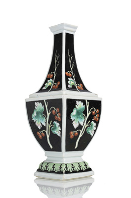<b>Sogen. 'Pronk'-Vase mit schwarzem Fond</b>