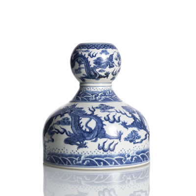 <b>Ungewöhnliche unterglasurblaue Drachenvase aus Porzellan</b>