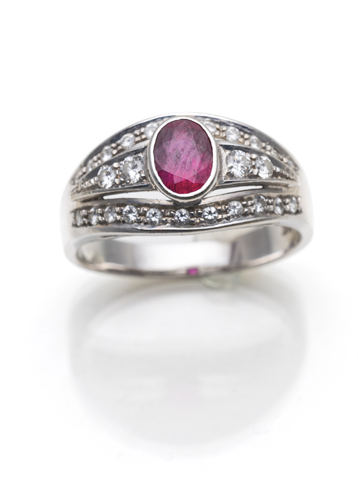 <b>Rubin - Diamant Ring</b>