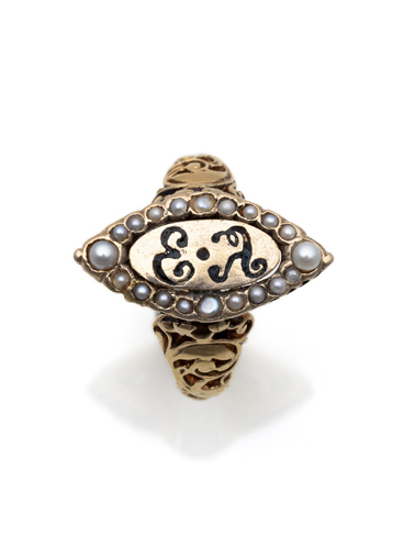 <b>Andenkenring mit Monogramm</b>
