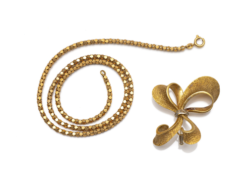 <b>Goldkette und Schleifenbrosche</b>