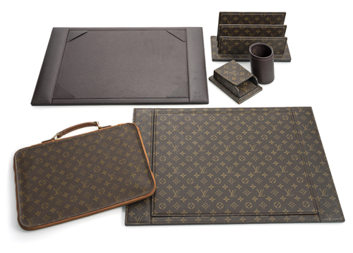 <b>Louis Vuitton Schreibtisch-Sets und Aktentasche</b> <b>Louis Vuitton Schreibtisch-Sets und Aktentasche</b>