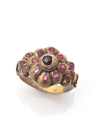 <b>Verlobungsring mit Granat und rosa Rubinen</b>