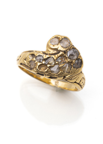 <b>Ring mit Diamanten</b>
