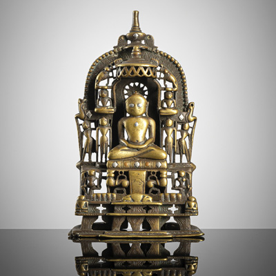 <b>Mit Silber und Kupfer eingelegter Altarschrein aus Bronze mit Darstellung des Jain Tirthankara</b>