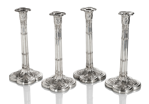 <b>Serie von vier George III Kerzenleuchtern</b>