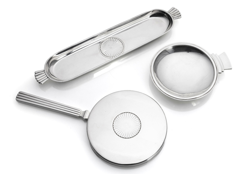 <b>Handspiegel und zwei Schalen aus Sterling-Silber</b>