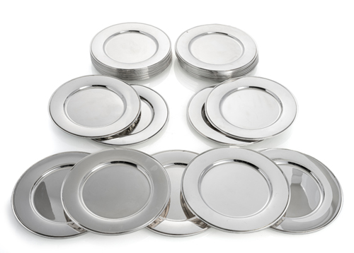 <b>Set von 30 Georg Jensen Pyramid 600Y Platztellern</b>