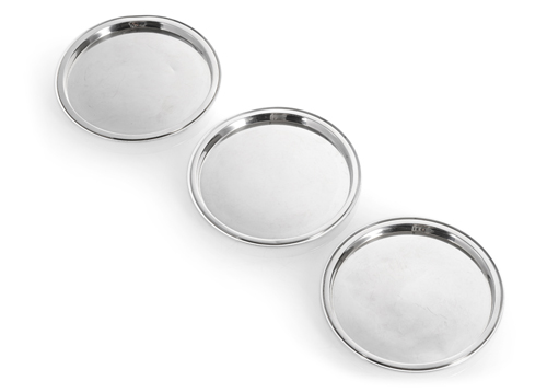 <b>Drei Flaschenuntersetzer Pyramid 600B</b>