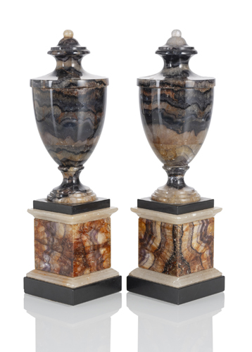 <b>Paar Blue John Ziervasen in Urnenform</b>