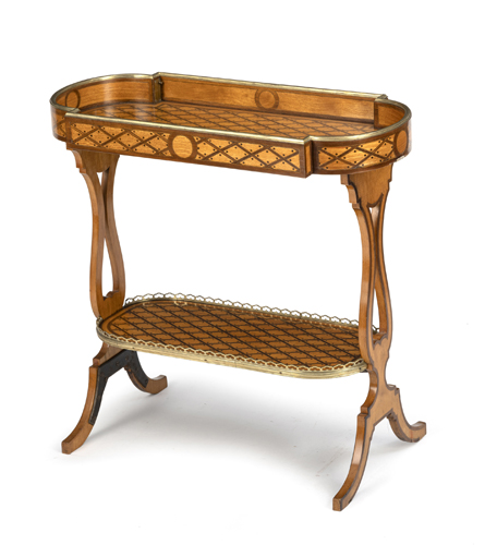 <b>Kleiner Louis XVI Beistelltisch Tricoteuse</b>